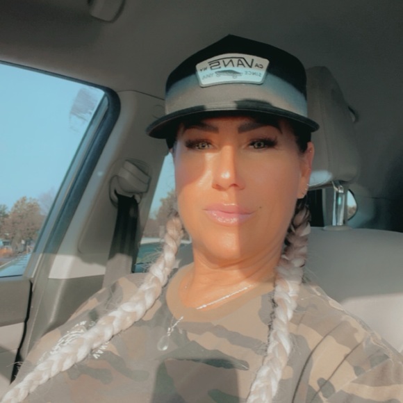 Meet your Posher, Kimberly - Picture 3 of 4